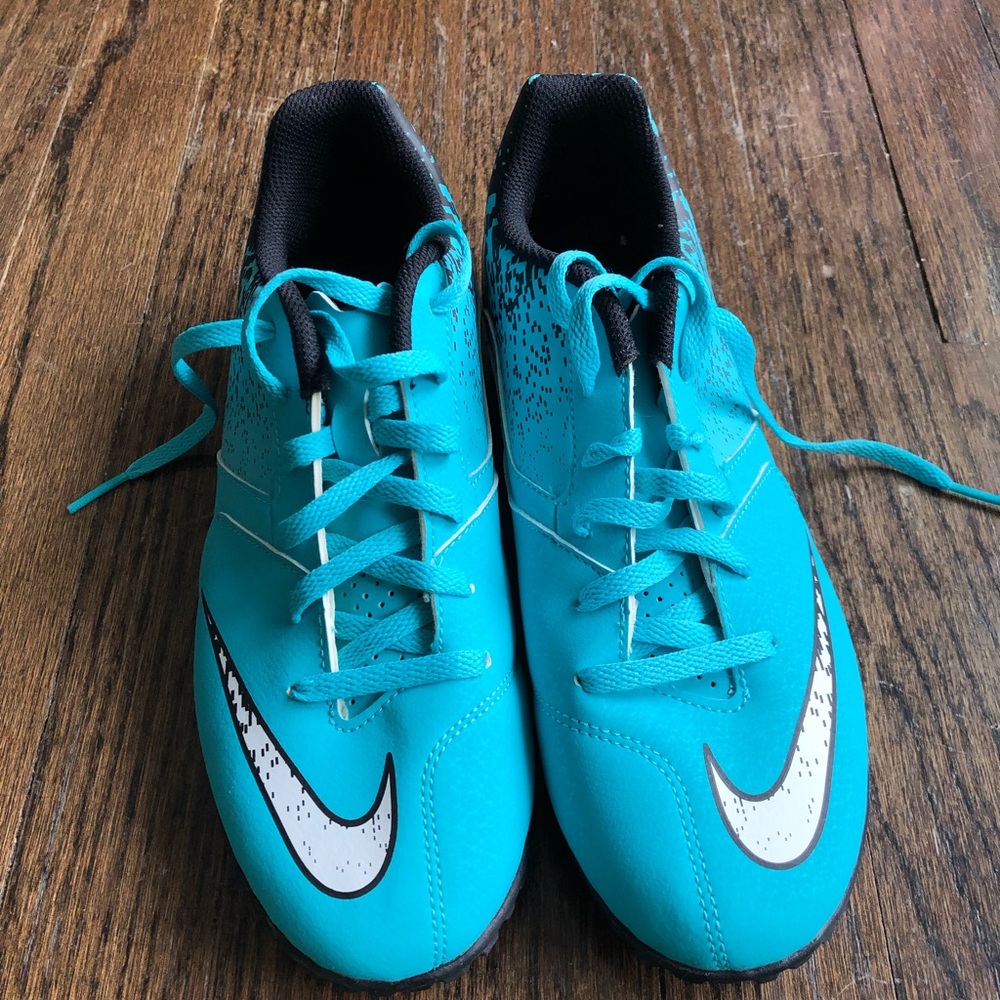 SOLD!Jr Nike Bombax TF cleats Size 5.5Y blue